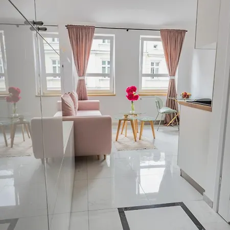 Moveen! Nowoczesne Studia Z Parkingiem! 10 Min Od Centrum Apartamento Wrocław