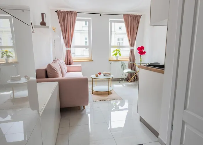 Appartamento Moveen! Nowoczesne Studia Z Parkingiem! 10 Min Od Centrum Breslavia