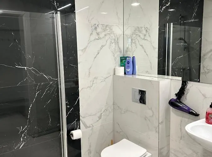 Moveen! Nowoczesne Studia Z Parkingiem! 10 Min Od Centrum * Breslavia